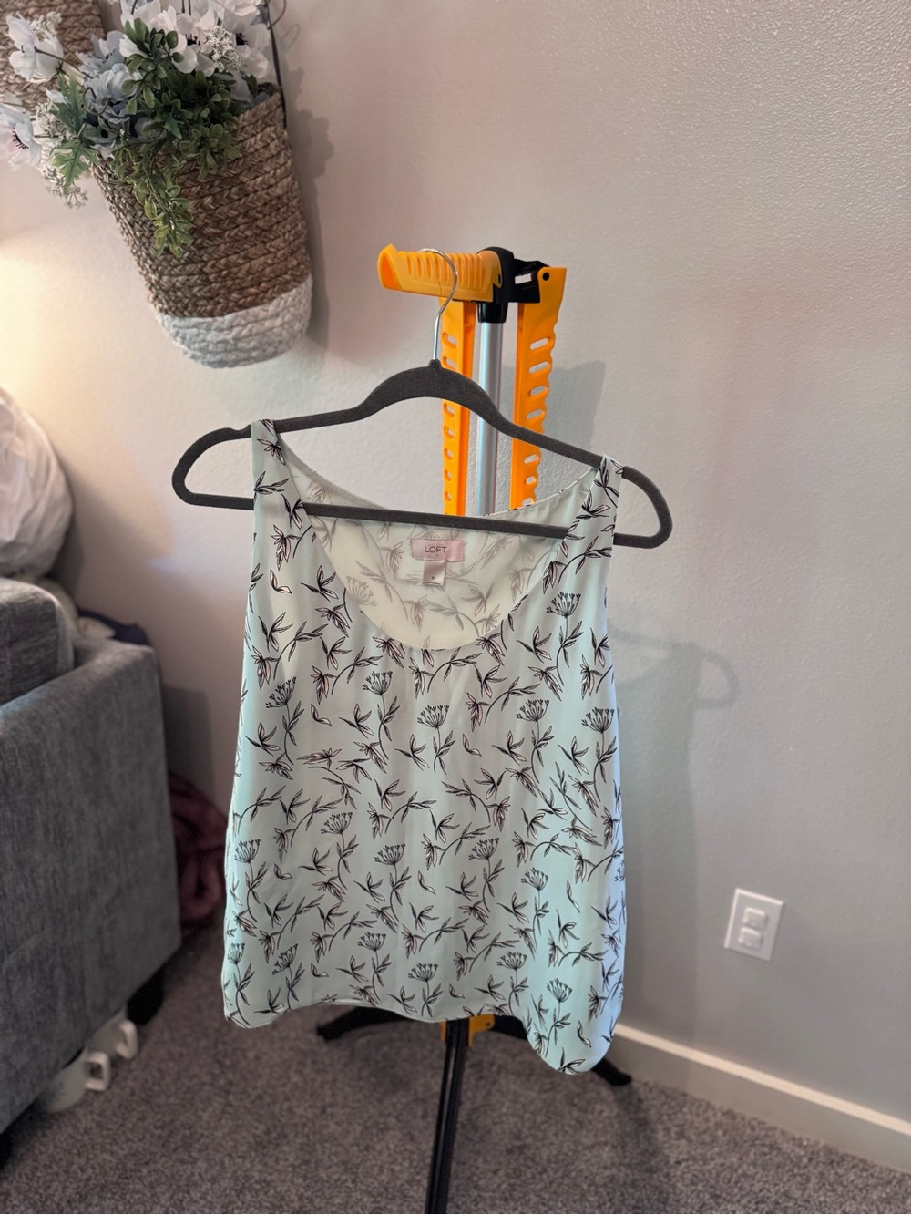 LOFT Mint Green Floral Sleeveless Top